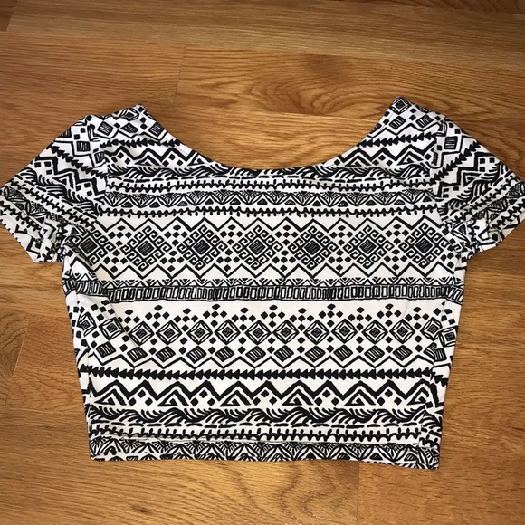 Aztec Print Crop Top - Picture 4 of 4